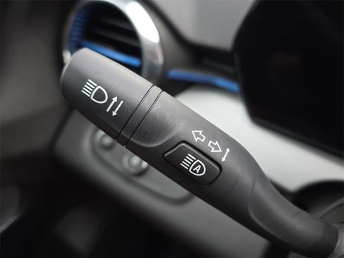 Used 2025 Chevrolet Trax LT w/ LT Convenience Package image 18