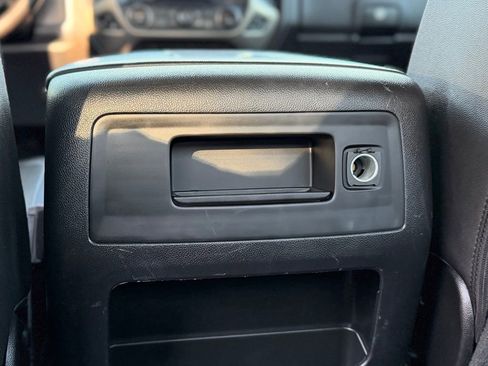 Used 2018 Chevrolet Silverado 1500 High Country image 8