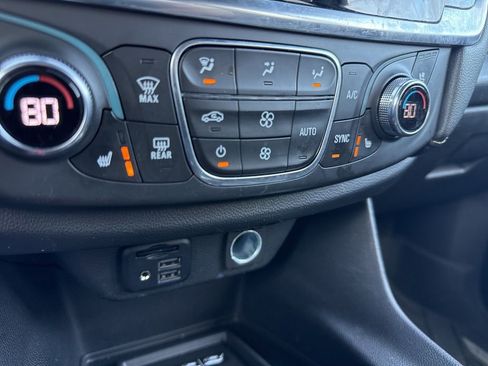 Used 2022 Chevrolet Traverse Premier w/ Redline Edition image 25