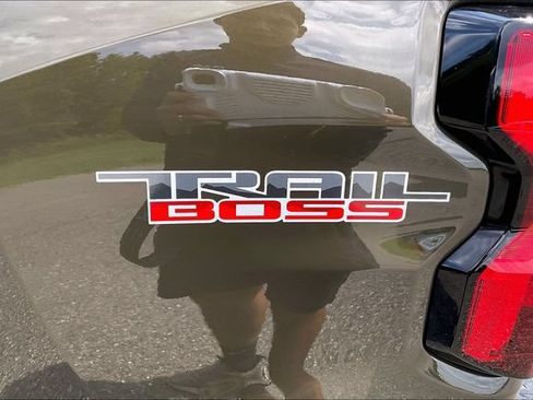 Used 2024 Chevrolet Colorado Trail Boss w/ LPO, Skid Plate Package AWD/4WD image 22