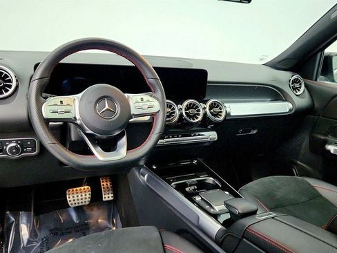 Used 2022 Mercedes-Benz GLB 250 GLB 250 SUV w/ AMG Line Packag image 13