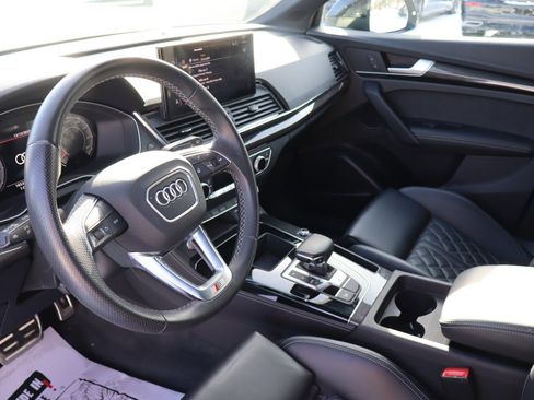 Used 2023 Audi SQ5 Premium Plus w/ Premium Plus Package image 9