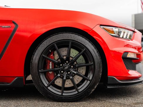 Used 2016 Ford Mustang Shelby GT350 w/ Technology Package RWD image 11