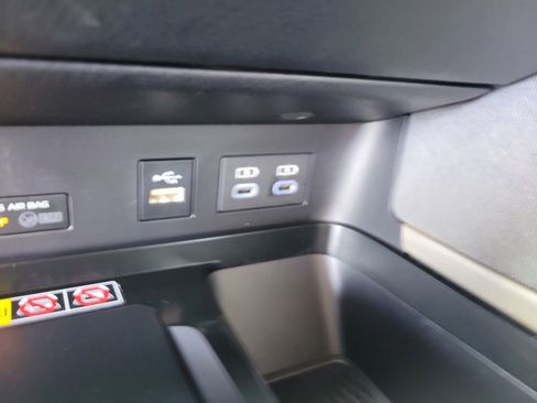 Used 2025 Toyota Camry LE image 22