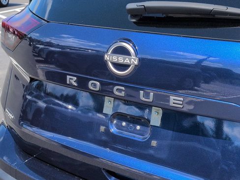 Used 2024 Nissan Rogue SV FWD image 13
