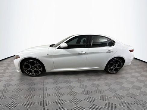 Used 2022 Alfa Romeo Giulia Ti image 5