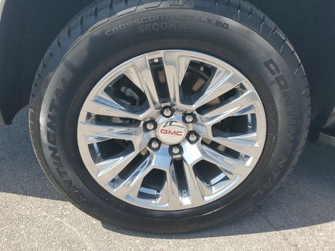 Used 2025 GMC Yukon Denali RWD image 31