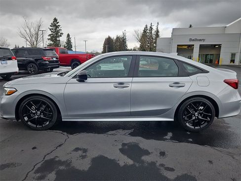 Used 2025 Honda Civic Sport image 3