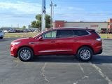 Used 2022 Buick Enclave Essence image 2