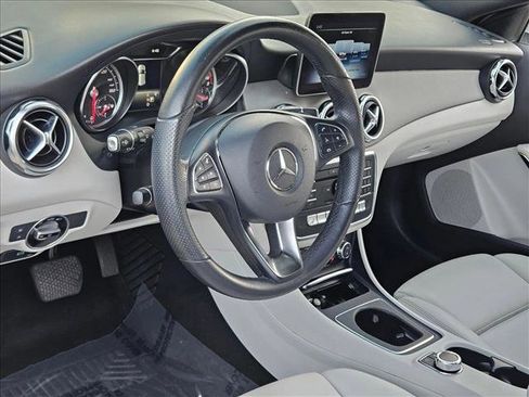 Used 2019 Mercedes-Benz GLA 250 image 10