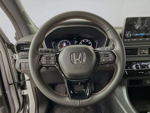 New 2025 Honda Pilot Sport image 11