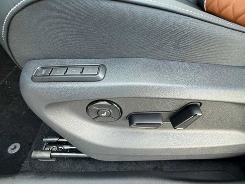 New 2026 Volkswagen Tiguan SEL R-Line image 7