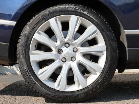 Used 2017 Land Rover Range Rover Supercharged image 11