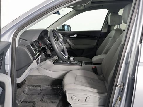 Used 2019 Audi Q5 Premium w/ Convenience Package AWD/4WD image 10