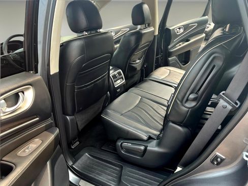 Used 2019 INFINITI QX60 Luxe w/ Essential Package image 13