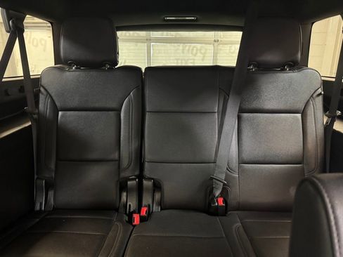 Used 2022 Chevrolet Suburban Z71 image 17