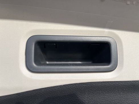 Used 2018 Nissan Rogue S image 14