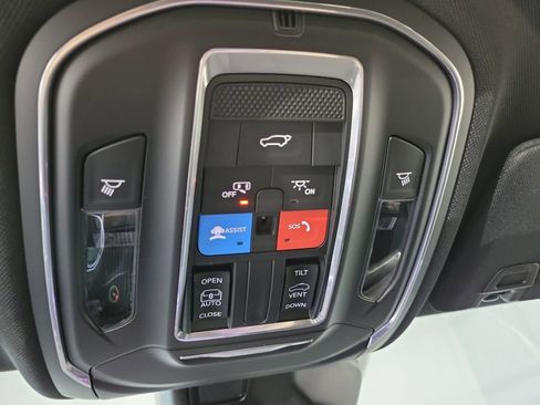 New 2026 Jeep Grand Cherokee Laredo X image 18