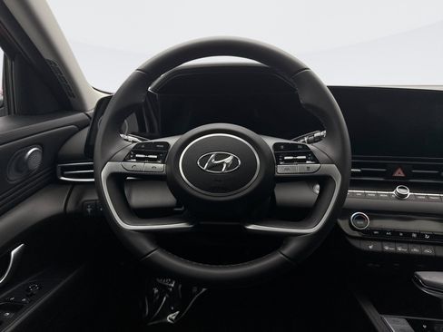 Used 2023 Hyundai Elantra Limited FWD image 12