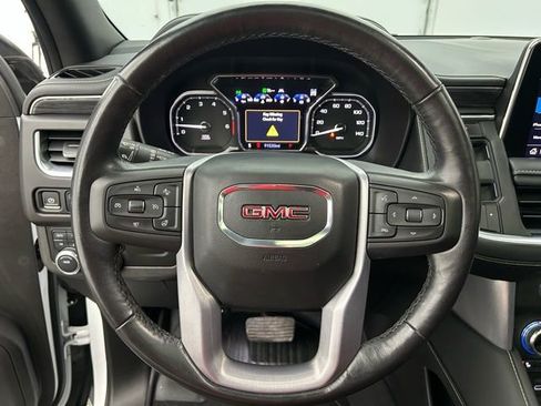Used 2021 GMC Yukon SLT w/ SLT Premium Package image 19