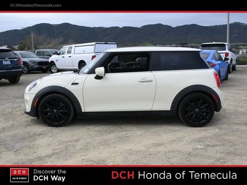 Used 2021 MINI Cooper 2-Door Hardtop image 4