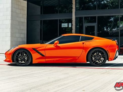 Used 2019 Chevrolet Corvette Stingray Coupe w/ Carbon Flash Badge Package RWD image 13