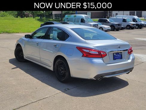 Used 2017 Nissan Altima 2.5 S w/ Power Driver Seat Package FWD image 3