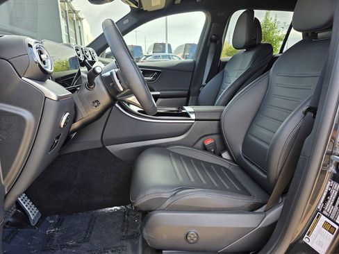 Used 2025 Mercedes-Benz GLC 300 image 13