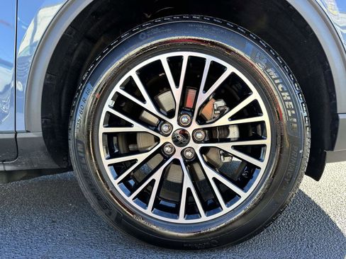 Used 2025 Ford Escape SE image 7