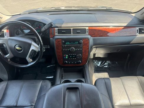 Used 2012 Chevrolet Suburban LT AWD/4WD image 27