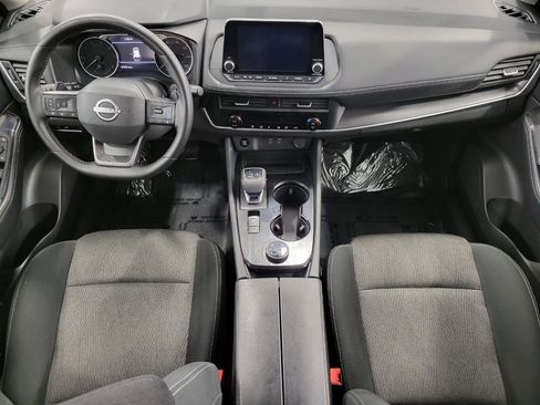 Used 2025 Nissan Rogue SV image 7