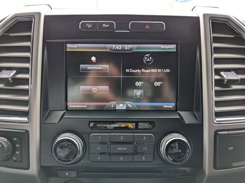 Used 2015 Ford F150 Lariat w/ Equipment Group 502A Luxury AWD/4WD image 25