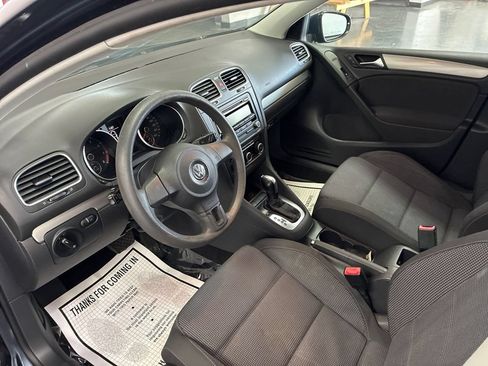 Used 2011 Volkswagen Golf 4-Door FWD image 8