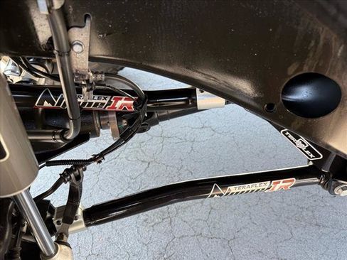 Used 2018 Jeep Wrangler Unlimited Sahara image 39