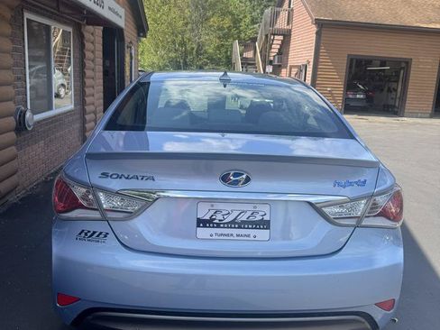 Used 2013 Hyundai Sonata Hybrid FWD image 4