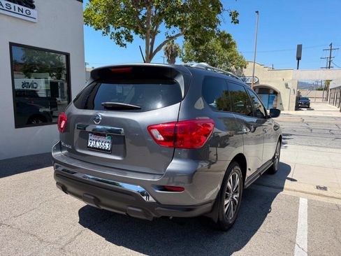 Used 2018 Nissan Pathfinder S FWD image 8