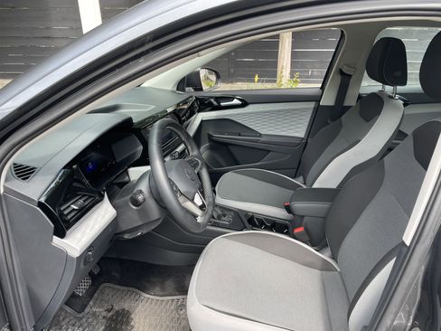 Used 2024 Volkswagen Taos S image 5