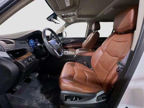 Used 2017 Cadillac Escalade Luxury image 14
