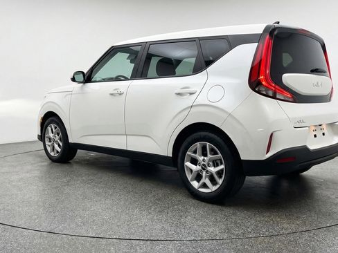 Used 2025 Kia Soul LX w/ LX Technology Package image 6