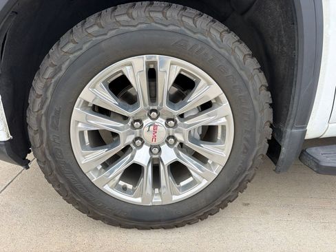 Used 2023 GMC Sierra 1500 Denali RWD image 4
