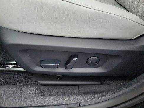 New 2025 Mitsubishi Outlander AWD image 11