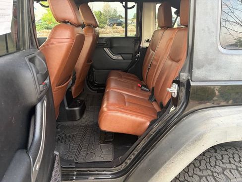 Used 2014 Jeep Wrangler Unlimited Sport w/ Quick Order Package 23S AWD/4WD image 32