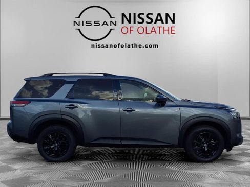 Used 2025 Nissan Pathfinder SV AWD/4WD image 30