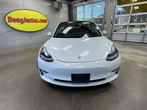 Used 2021 Tesla Model 3 Standard Range Plus image 8