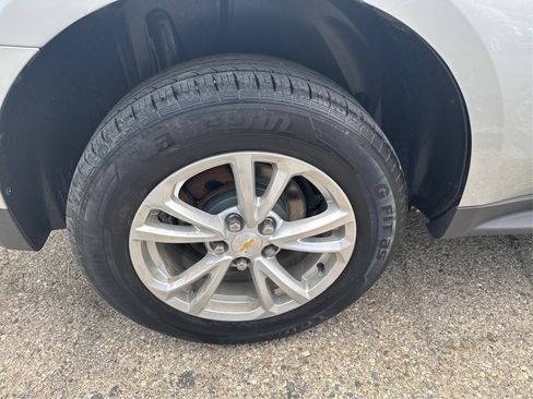Used 2017 Chevrolet Equinox LT image 20