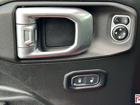 Used 2020 Jeep Wrangler Unlimited Sport S image 13