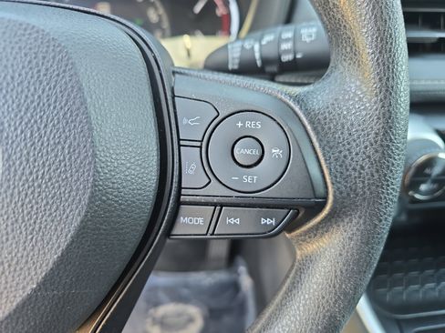 Used 2024 Toyota RAV4 XLE image 19