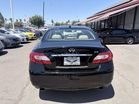 Used 2011 INFINITI M37 w/ Premium Pkg RWD image 11