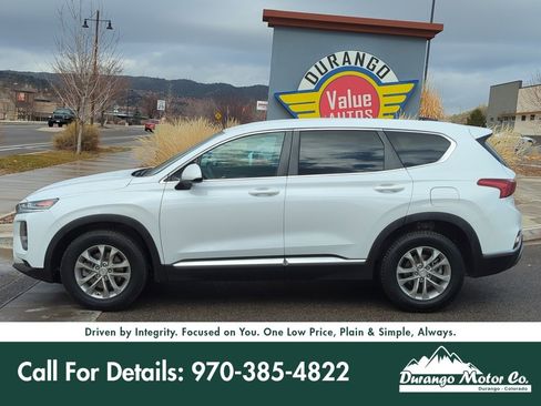 Used 2019 Hyundai Santa Fe SE image 3
