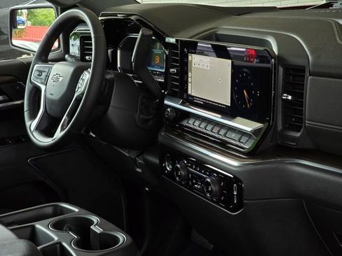 Used 2024 Chevrolet Silverado 1500 RST AWD/4WD image 13